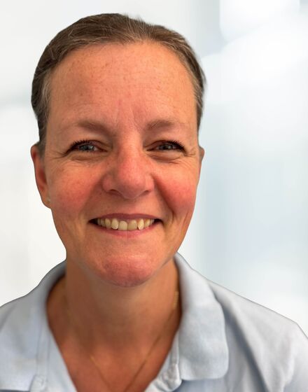 Klinikassistent Lotte hos Tandlæge Peder Eriksen, Silkeborg